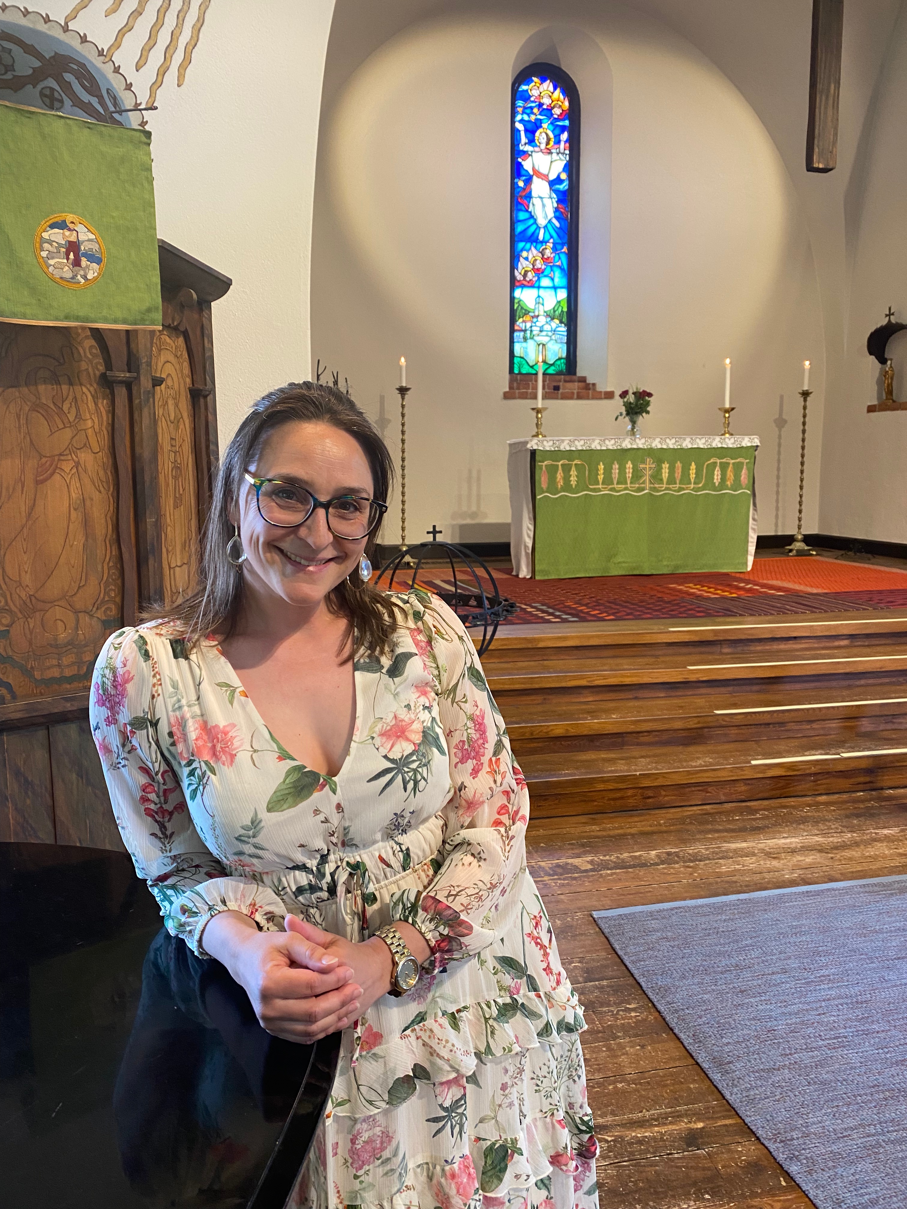 Letar du sångerska till bröllop, dop eller begravning? Lisa Nylén sjunger det du önskar,